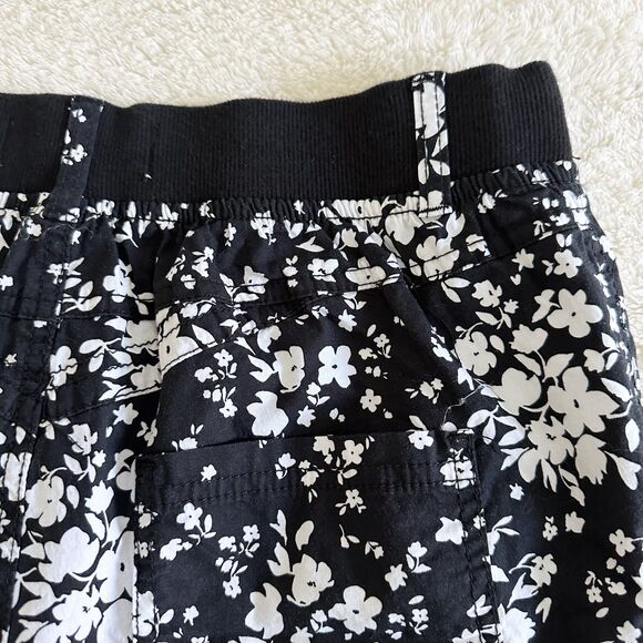 Juniper and Lime Shorts Womens Size S Black White Floral Stretch Waist Cotton - Picture 4 of 10